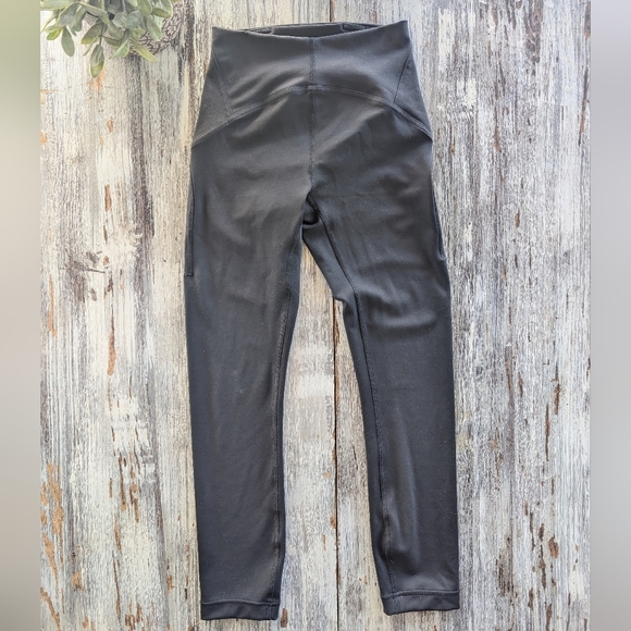 2022 Lululemon InStill High Rise Crop Black Women's 2 - Picture 3 of 7